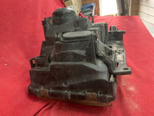 Laden Sie das Bild in den Galerie-Viewer, Frontscheinwerfer Land Rover Range III L322 XBC000385 XBC000386 Xenon Rechts SCH7109130832eq