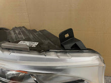 Laden Sie das Bild in den Galerie-Viewer, Frontscheinwerfer Mercedes-Benz Sprinter A9109060100 Rechts Headlight SCH2176410109xf