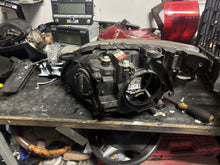 Laden Sie das Bild in den Galerie-Viewer, Frontscheinwerfer Mercedes-Benz W245 1698202861 Bi-Xenon Rechts Headlight SCH3569529791pc