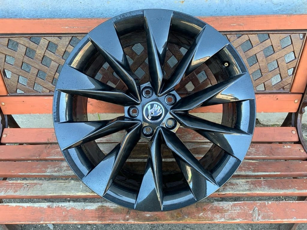 1x Alufelge 19 Zoll 8.0" 5x112 45ET Glanz Graphit 5LA601025 Skoda Enyaq