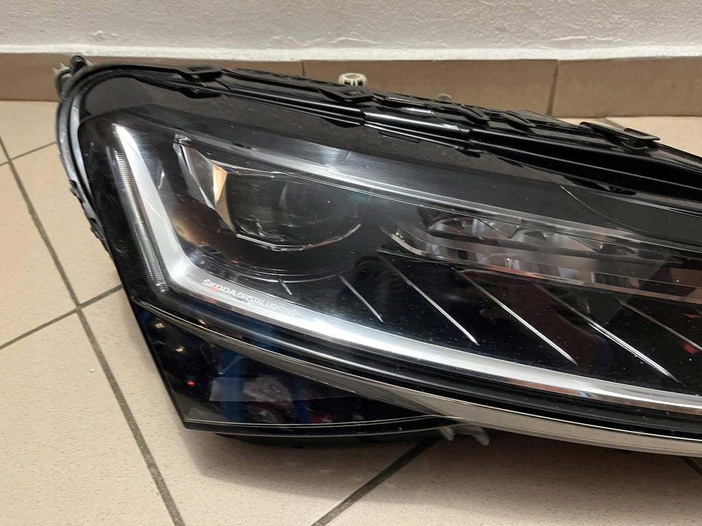 Frontscheinwerfer Skoda Superb III 3V1941016D Rechts Scheinwerfer Headlight SCH3447797100ns