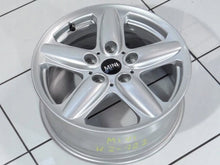 Laden Sie das Bild in den Galerie-Viewer, 1x Alufelge 16 Zoll 6.5" 5x120 46ET Silber 9803720 Mini R60 Rim Wheel FEL7355553576lg
