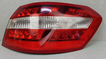Laden Sie das Bild in den Galerie-Viewer, Rückleuchte Mercedes-Benz W212 A2129066701 Rechts Rearlight