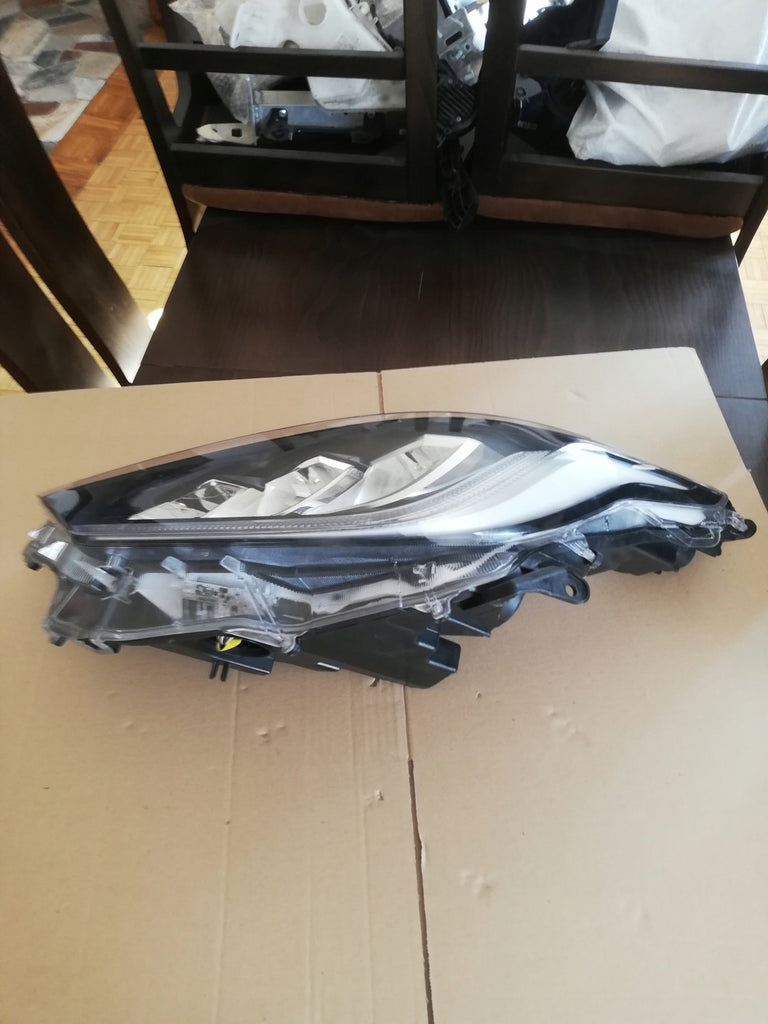 Frontscheinwerfer Toyota Yaris 81150-K008 LED Links Scheinwerfer Headlight SCH2093493677gt