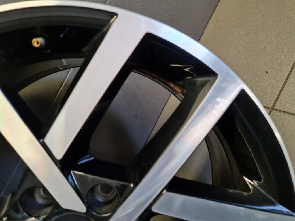1x Alufelge 18 Zoll 7.5" 5x112 51ET Glanz Silber 5G0601025CP VW Golf Vii FEL6396950982hn
