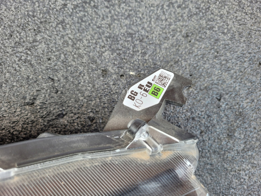 Frontscheinwerfer Toyota Yaris Model LED Rechts Scheinwerfer Headlight SCH2808531480bu