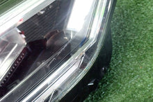 Laden Sie das Bild in den Galerie-Viewer, Frontscheinwerfer Audi Q3 83A941034 Rechts Scheinwerfer Headlight SCH8007865446fo