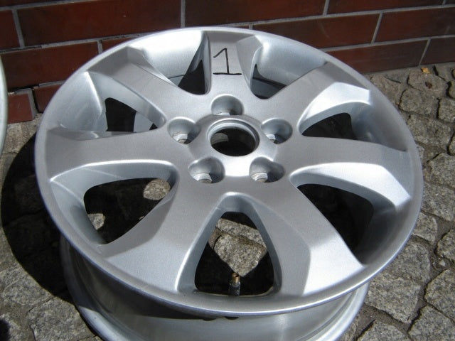 1x Alufelge 16 Zoll 6.5" 5x114.3 46ET Glanz Silber 52910-20200 Kia Carens
