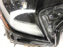 Laden Sie das Bild in den Galerie-Viewer, Frontscheinwerfer Toyota Corolla 81110-12N20 LED Rechts Scheinwerfer Headlight