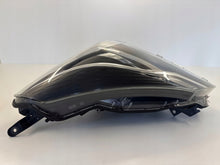 Laden Sie das Bild in den Galerie-Viewer, Frontscheinwerfer Toyota Yaris Links Scheinwerfer Headlight SCH5628572869gt