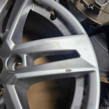 Load image into Gallery viewer, 1x Alufelge 17 Zoll 7.0" 5x112 42ET Glanz Silber Audi A4 B9 Rim Wheel FEL4037934922jf