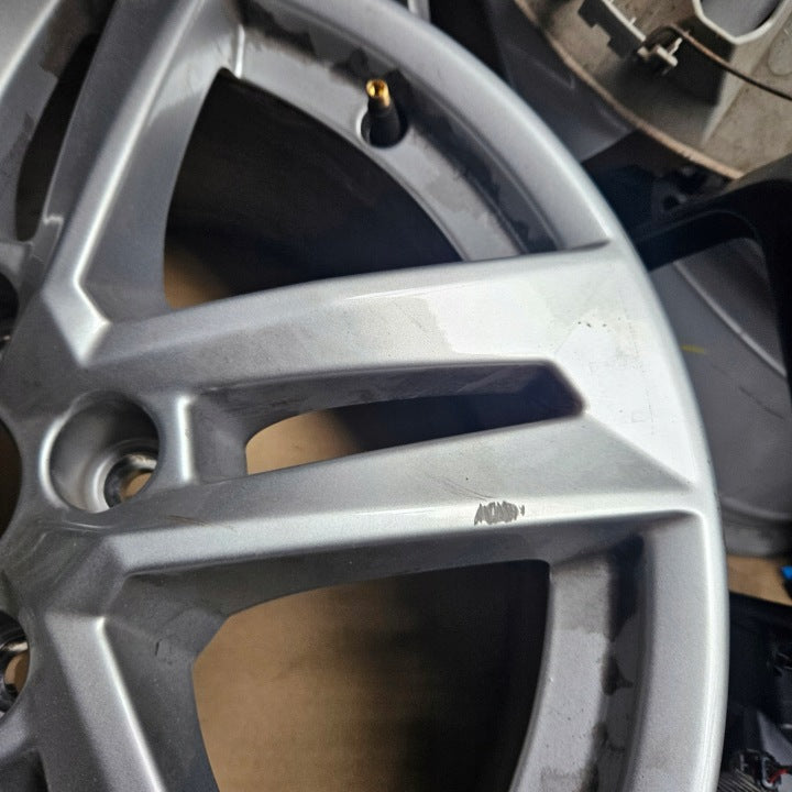 1x Alufelge 17 Zoll 7.0" 5x112 42ET Glanz Silber Audi A4 B9 Rim Wheel FEL4037934922jf