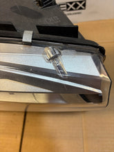 Load image into Gallery viewer, Frontscheinwerfer BMW X5 F15 F16 LED Rechts Scheinwerfer Headlight SCH8303428060kn