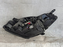 Laden Sie das Bild in den Galerie-Viewer, Frontscheinwerfer Toyota Yaris Rechts Scheinwerfer Headlight SCH1491694924cd