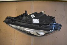 Laden Sie das Bild in den Galerie-Viewer, Frontscheinwerfer Mercedes-Benz W177 A1779064105 FALSE Scheinwerfer Headlight SCH6866967886vy