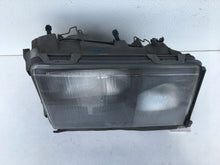 Laden Sie das Bild in den Galerie-Viewer, Frontscheinwerfer Mercedes-Benz Cabrio Coupe C124 Rechts Scheinwerfer Headlight