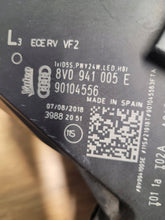 Laden Sie das Bild in den Galerie-Viewer, Frontscheinwerfer Audi A3 8V0941005E Xenon Links Scheinwerfer Headlight SCH5224989288ut