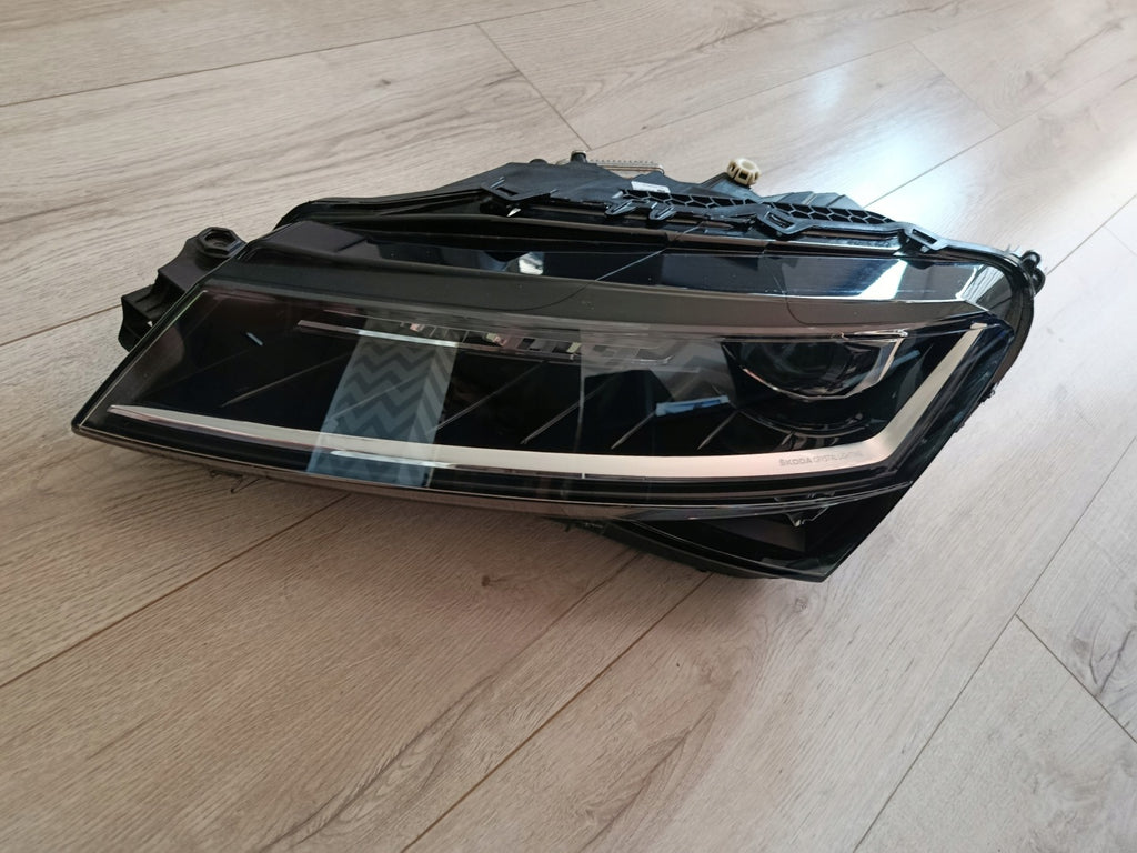 Frontscheinwerfer Skoda Superb III 3V1941015E Links Scheinwerfer Headlight SCH3102853070ey