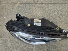 Laden Sie das Bild in den Galerie-Viewer, Frontscheinwerfer Mercedes-Benz Glc X253 A2539067001 LED Rechts Headlight SCH2098848088ai