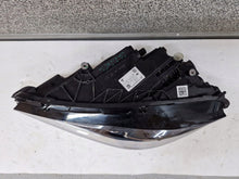 Laden Sie das Bild in den Galerie-Viewer, Frontscheinwerfer Mercedes-Benz Cla A1189061301 LED Links Scheinwerfer Headlight SCH4952069257or