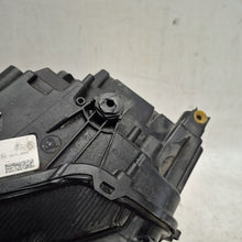 Laden Sie das Bild in den Galerie-Viewer, Frontscheinwerfer Skoda Karoq 57B941015D Links Scheinwerfer Headlight SCH8417705811tc