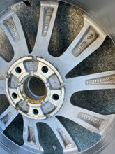 Laden Sie das Bild in den Galerie-Viewer, 1x Alufelge 17 Zoll 7.0" 5x112 2GA601025AC VW T-Roc I Rim Wheel FEL5659267384fq
