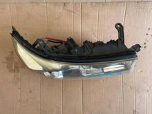 Laden Sie das Bild in den Galerie-Viewer, Frontscheinwerfer Toyota Land Cruiser Rechts Scheinwerfer Headlight SCH5869285243hm