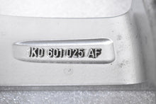 Laden Sie das Bild in den Galerie-Viewer, 1x Alufelge 17 Zoll 7.0&quot; 5x112 54ET Glanz Silber 1K0601025AF VW Golf V Plus