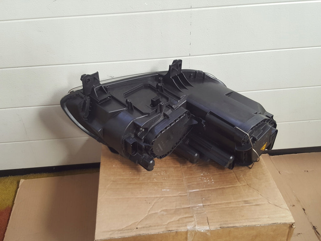 Frontscheinwerfer VW Touran 1T0941031F Xenon Ein Stück (Rechts oder Links)