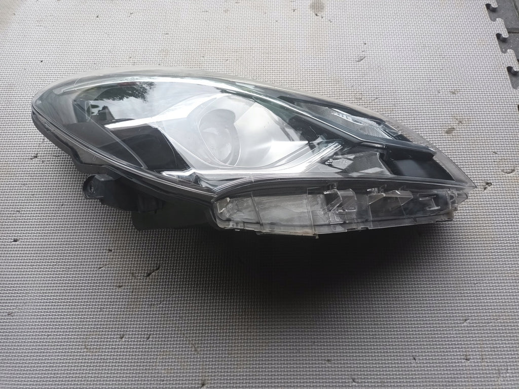 Frontscheinwerfer Toyota Yaris Rechts Scheinwerfer Headlight