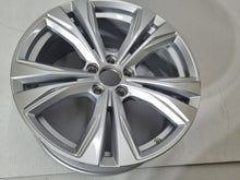 Laden Sie das Bild in den Galerie-Viewer, 1x Alufelge 18 Zoll 8.0&quot; 5x108 42ET 32243390 Volvo S60 V60 S90 V90 Rim Wheel