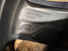 Laden Sie das Bild in den Galerie-Viewer, 1x Alufelge 19 Zoll 5x114.3 52910P2310 Kia Sorento I Rim Wheel FEL8495129990ym