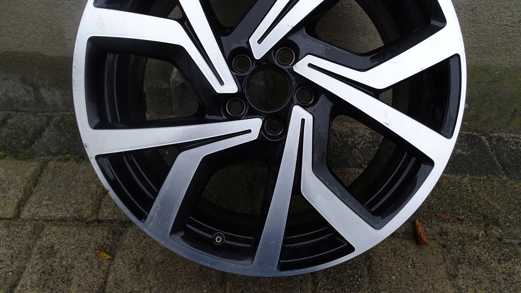 1x Alufelge 18 Zoll 7.5" 5x100 51ET 2G0601025AC VW Polo Rim Wheel