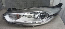 Laden Sie das Bild in den Galerie-Viewer, Frontscheinwerfer Ford Fiesta VII C1BB-13W030-CG C1BB13W030CG 2012- Links SCH6106197525yp