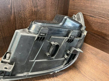 Load image into Gallery viewer, Frontscheinwerfer Mercedes-Benz Sprinter 24738200 Rechts Scheinwerfer Headlight SCH6757312974hr