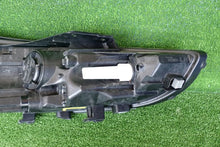 Laden Sie das Bild in den Galerie-Viewer, Frontscheinwerfer Hyundai I30 III 92101G4020 Links Scheinwerfer Headlight SCH6495382345la