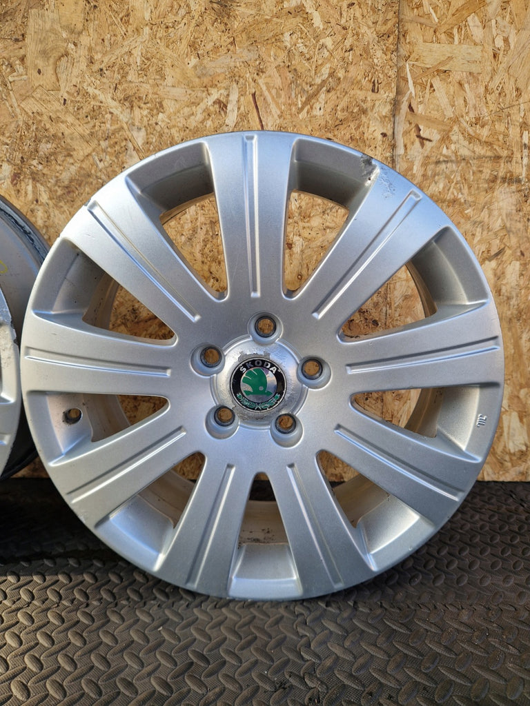 4x Alufelge 17 Zoll 6.0" 5x112 45ET Glanz Silber 3T0601025J Skoda Octavia I FEL8399014551wf