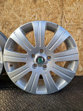 Laden Sie das Bild in den Galerie-Viewer, 4x Alufelge 17 Zoll 6.0" 5x112 45ET Glanz Silber 3T0601025J Skoda Octavia I FEL8399014551wf