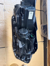Laden Sie das Bild in den Galerie-Viewer, Frontscheinwerfer Kia Ceed J792111010 Links Scheinwerfer Headlight SCH2183431280sb