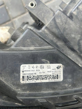 Load image into Gallery viewer, Frontscheinwerfer Renault Master 260105567R LED Rechts Scheinwerfer Headlight SCH3902068920yf