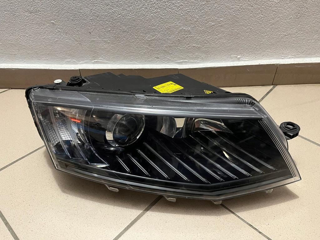 Frontscheinwerfer Skoda Octavia III 5E1941018B Xenon Rechts Headlight SCH5839603927vc