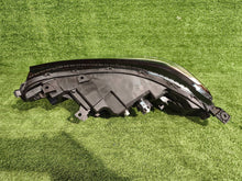 Laden Sie das Bild in den Galerie-Viewer, Frontscheinwerfer Honda Hr-V Hrv CSC30405 Rechts Scheinwerfer Headlight SCH2111996977kd