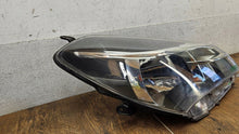 Laden Sie das Bild in den Galerie-Viewer, Frontscheinwerfer Toyota Yaris TOL17615 Rechts Scheinwerfer Headlight SCH9068861397ad