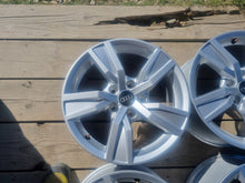 Laden Sie das Bild in den Galerie-Viewer, 4x Alufelge 16 Zoll 7.0" 5x112 35ET Glanz Silber 8W0601025A Audi A4 Rim Wheel FEL8589185401tu