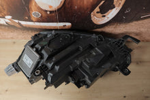 Laden Sie das Bild in den Galerie-Viewer, Frontscheinwerfer Skoda Octavia IV 5E4941016A LED FALSE Scheinwerfer Headlight SCH1169417016vc