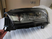 Laden Sie das Bild in den Galerie-Viewer, Frontscheinwerfer Skoda Enyaq 5LB941017 Links Scheinwerfer Headlight