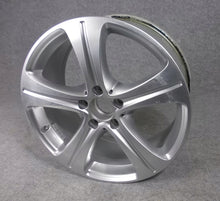 Laden Sie das Bild in den Galerie-Viewer, 1x Alufelge 18 Zoll 8.0&quot; 5x112 43ET A2134011400 Mercedes-Benz W213 Rim Wheel