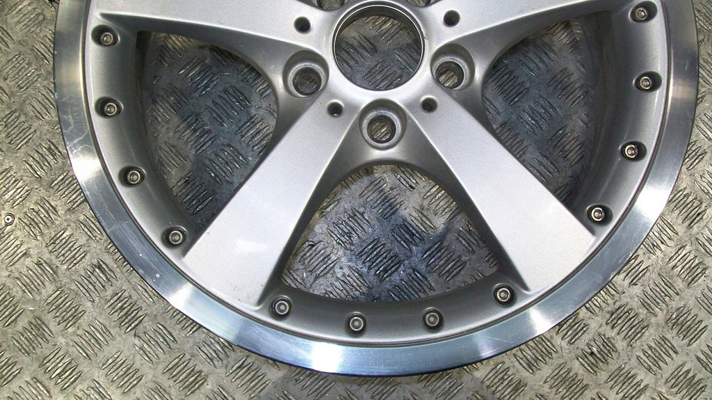 1x Alufelge 18 Zoll 7.5" 5x120 47ET Glanz Silber 6768560 BMW 1 E81 E82 E87