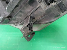 Laden Sie das Bild in den Galerie-Viewer, Frontscheinwerfer Opel Zafira B A 13252473 Rechts Scheinwerfer Headlight
