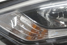 Laden Sie das Bild in den Galerie-Viewer, Frontscheinwerfer Hyundai Tucson 92101-D7110 Links Scheinwerfer Headlight